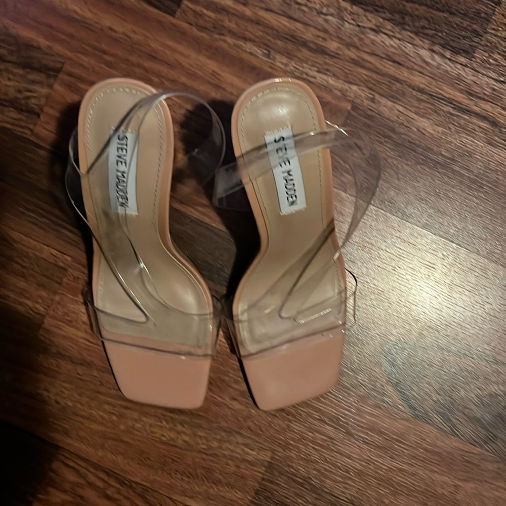 Selling brand new never worn size 7 Steve Madden heels.